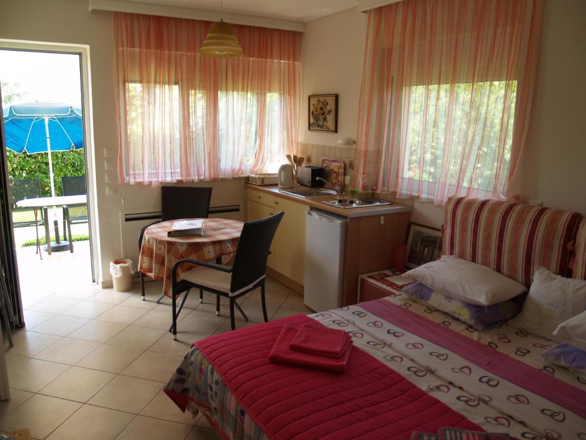 Villa Verde Apart-Hotel Néa Mákri Exteriör bild